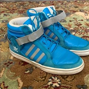 Men’s Adidas Originals Sneakers 🔥